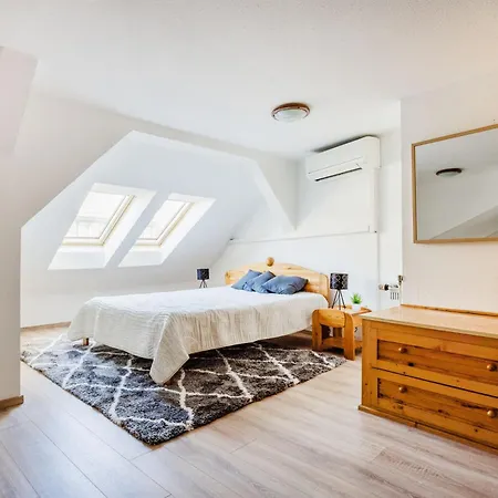 Unique Experience Apartman